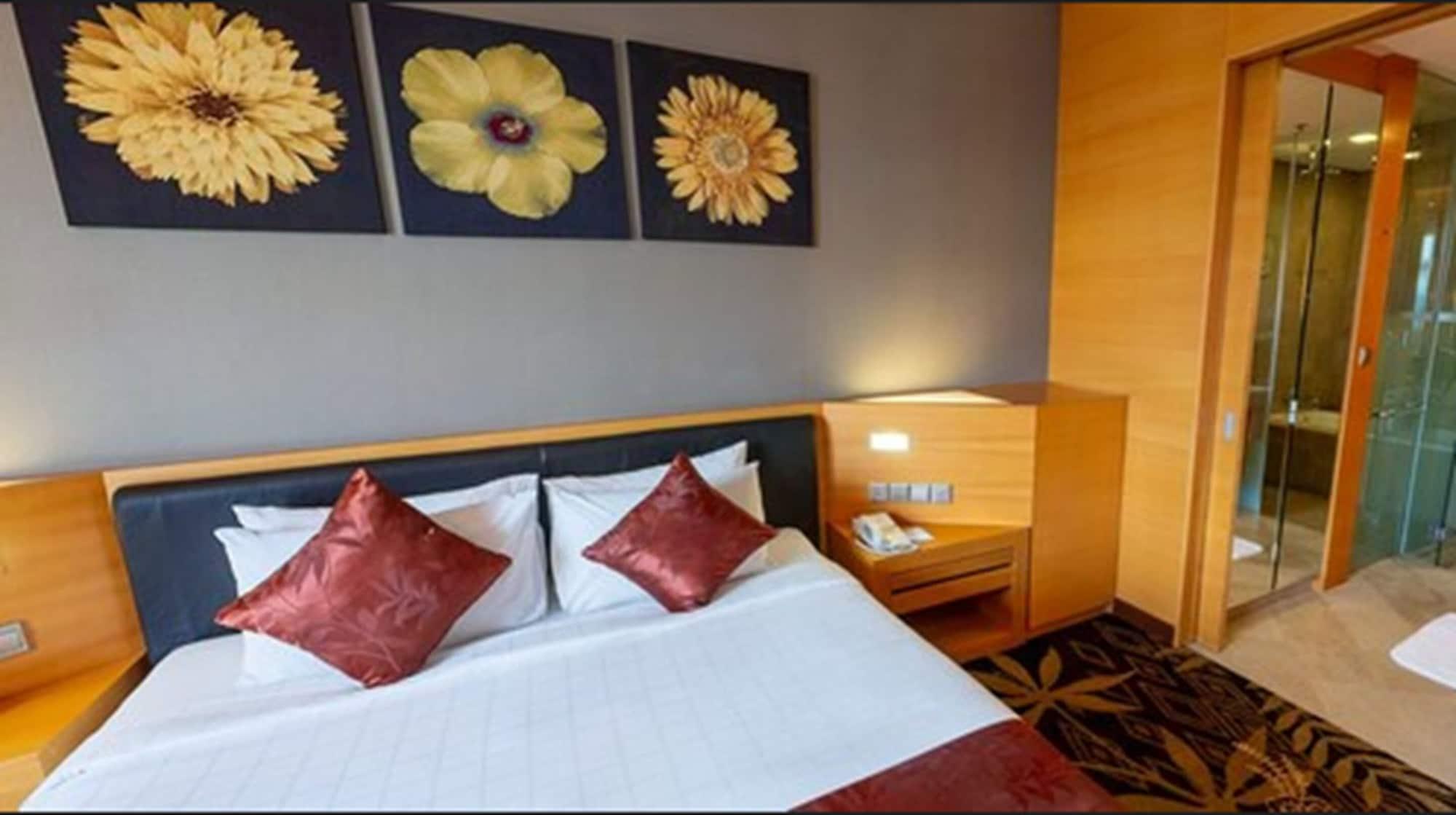 St Giles Gardens Hotel Kuala Lumpur Exterior foto A bedroom at the hotel