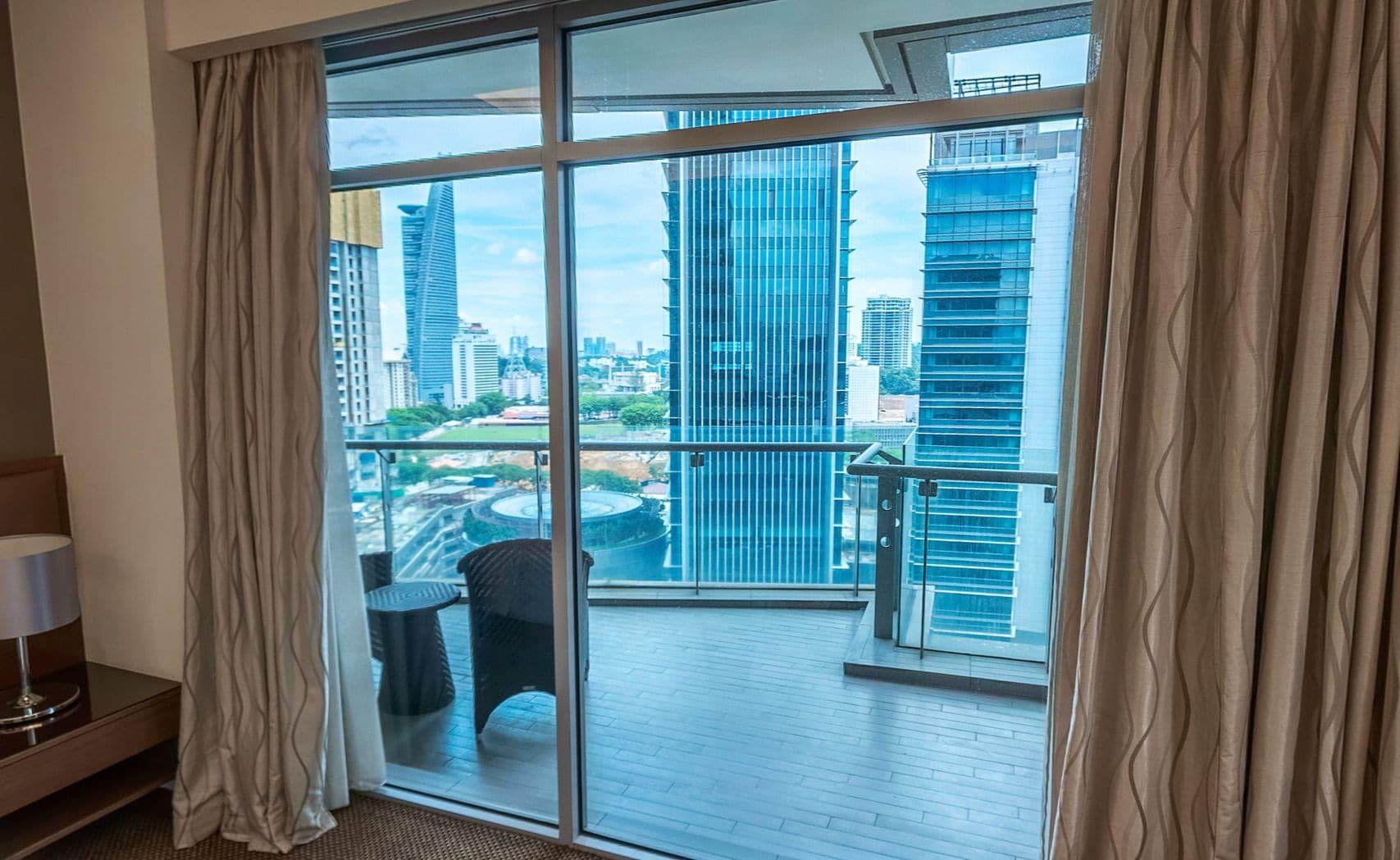 St Giles Gardens Hotel Kuala Lumpur Exterior foto A sliding door